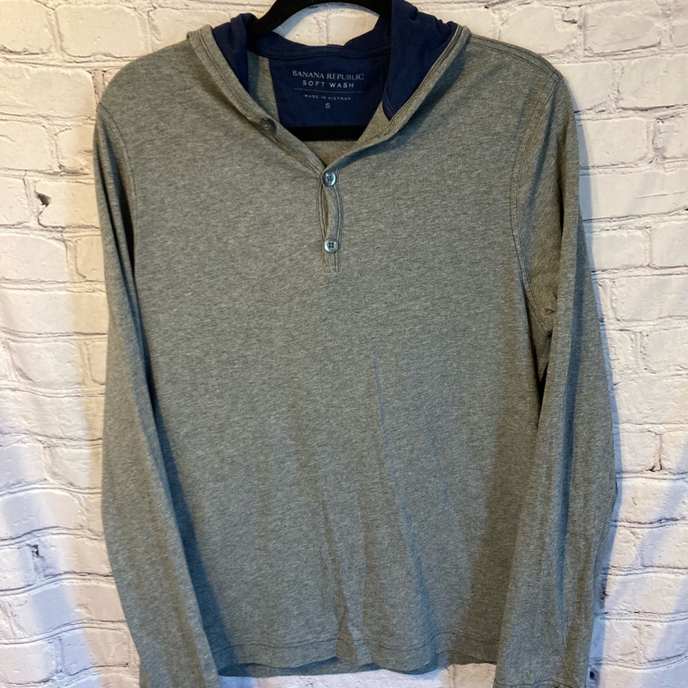 Banana Republic Light Weight Long Sleeve Shirt w/ Hood